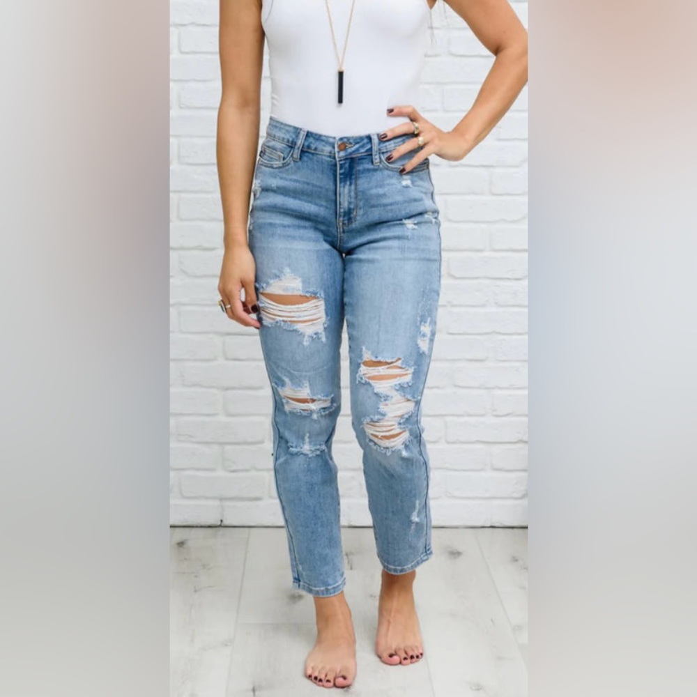 Judy Blue Boyfriend Fit Jeans Distressed Size 3/26
